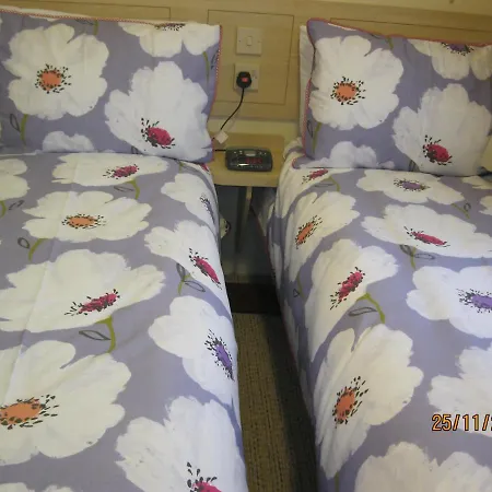 119 Brigham Holiday Park. Apartman *